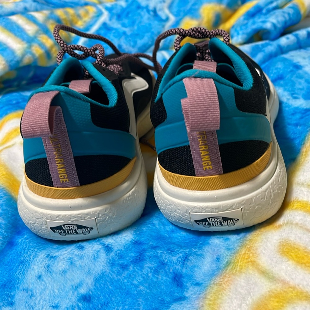 VANS UltraRange EXO Black / Teal Shoes Women’s 9.5, Men’s 8